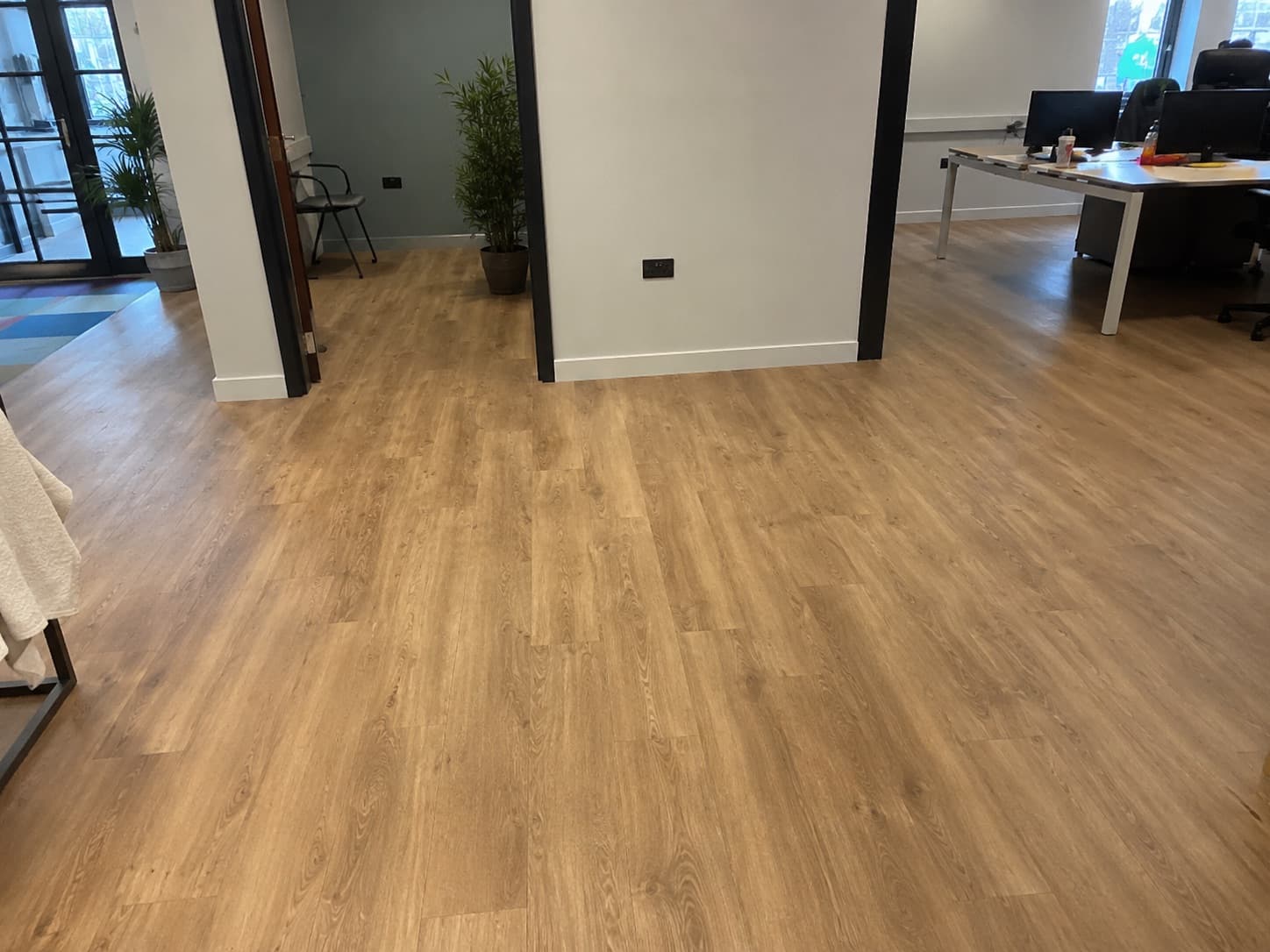 Agencement intérieur réalisé par CDS — Revêtement de sol - Bucarest