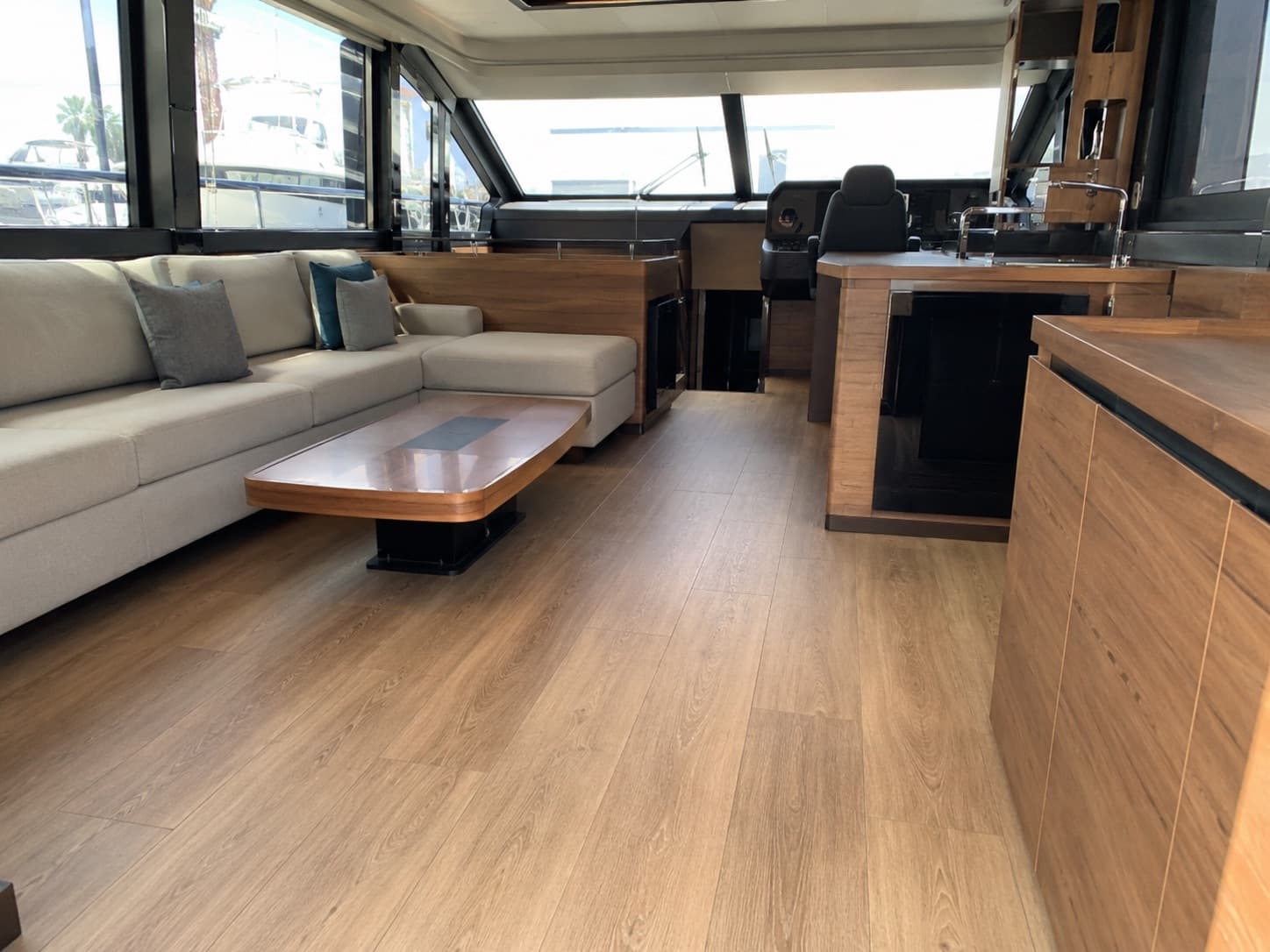 Agencement intérieur réalisé par CDS — Agencement et revêtement de sol - Côte d'Azur